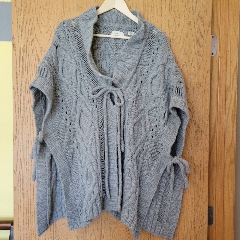 Sleeping in Snow grey metamorphose poncho yarn knit w/ underarm and front tie OS